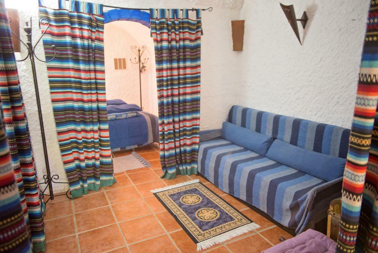 Cuevas De Rolando Guest House กวาดิกซ์ ภายนอก รูปภาพ