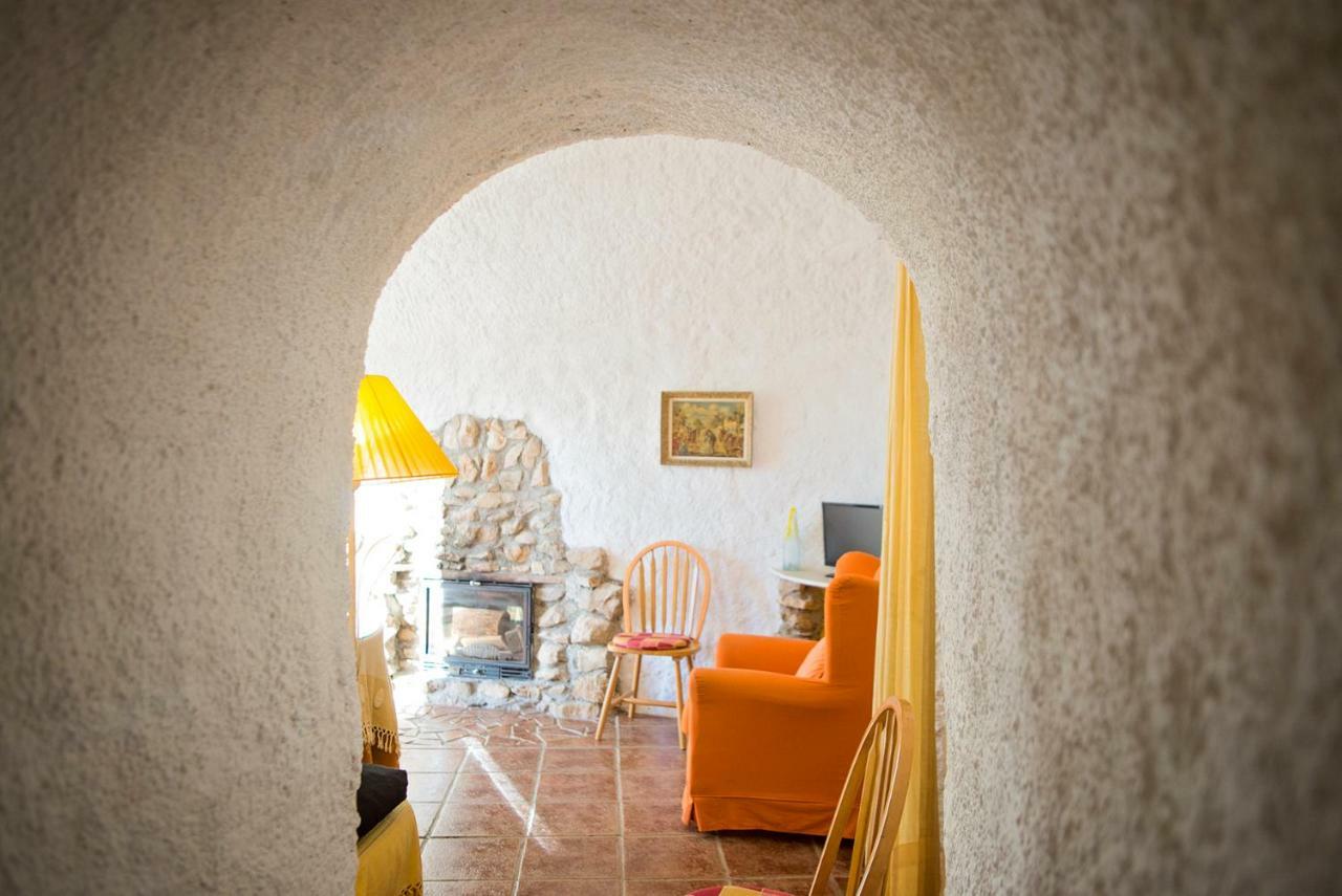 Cuevas De Rolando Guest House กวาดิกซ์ ภายนอก รูปภาพ