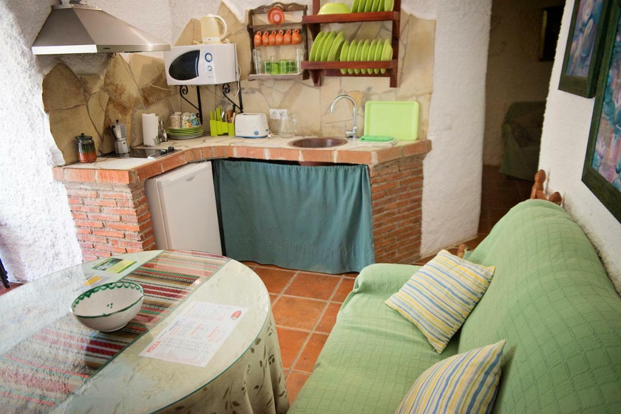 Cuevas De Rolando Guest House กวาดิกซ์ ภายนอก รูปภาพ