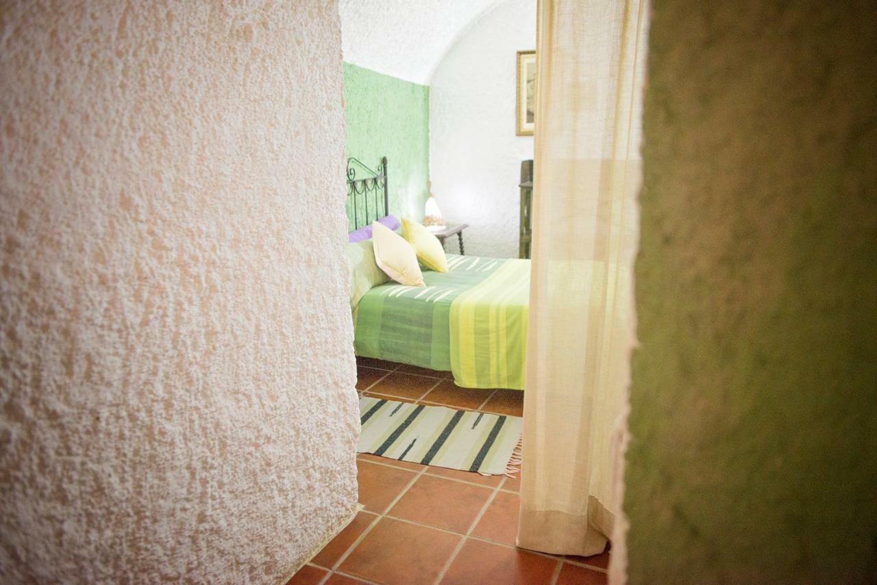Cuevas De Rolando Guest House กวาดิกซ์ ภายนอก รูปภาพ