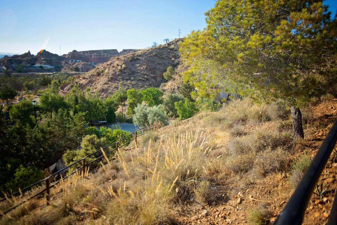 Cuevas De Rolando Guest House กวาดิกซ์ ภายนอก รูปภาพ