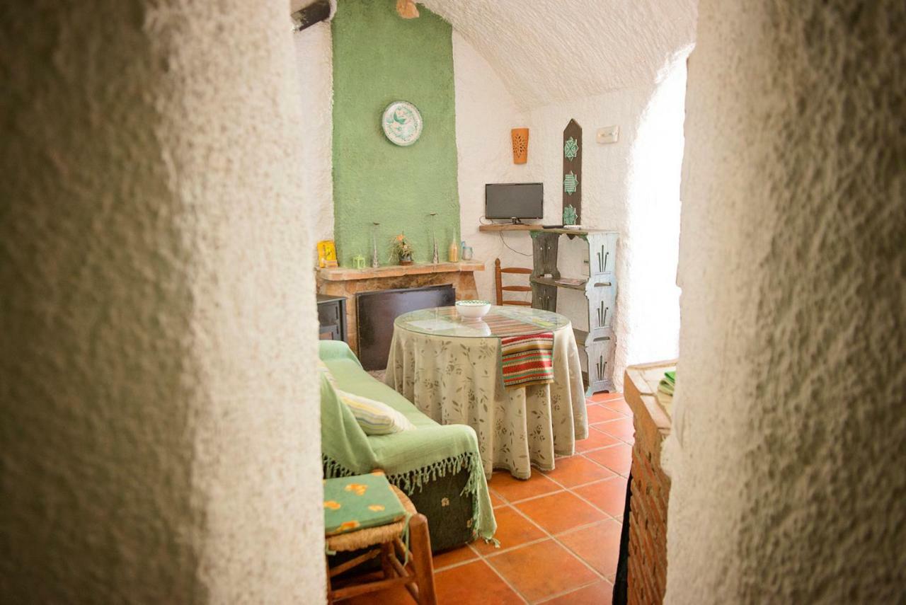 Cuevas De Rolando Guest House กวาดิกซ์ ภายนอก รูปภาพ