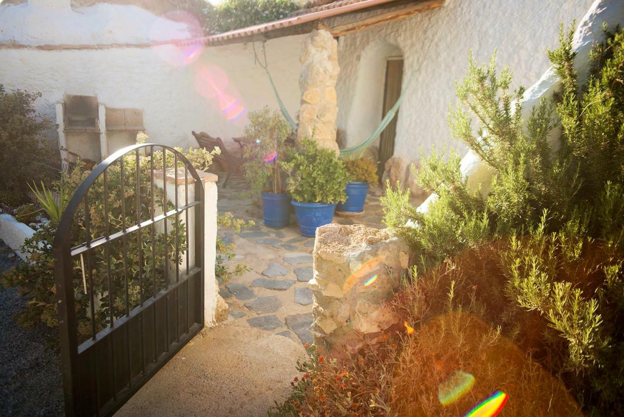 Cuevas De Rolando Guest House กวาดิกซ์ ภายนอก รูปภาพ