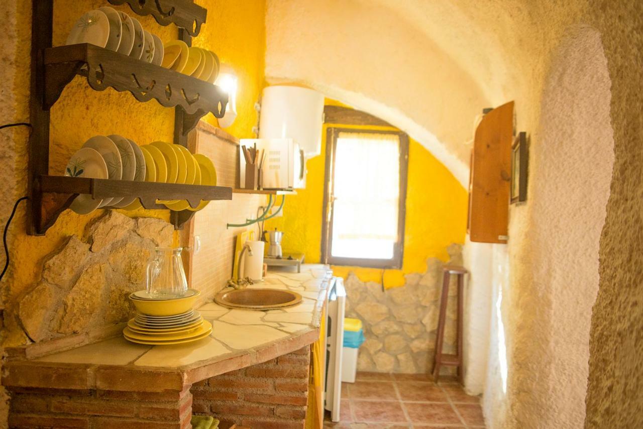 Cuevas De Rolando Guest House กวาดิกซ์ ภายนอก รูปภาพ