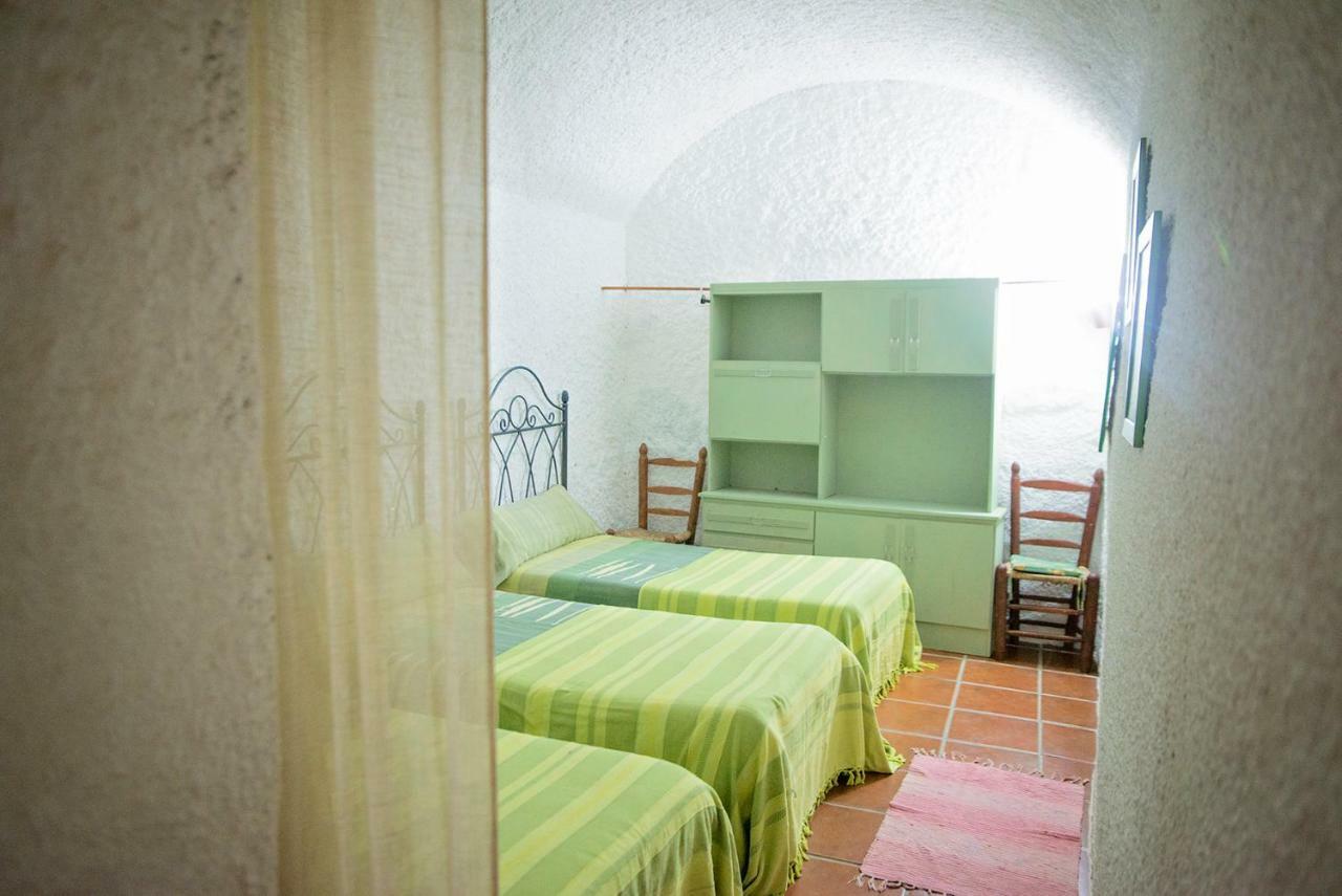 Cuevas De Rolando Guest House กวาดิกซ์ ภายนอก รูปภาพ